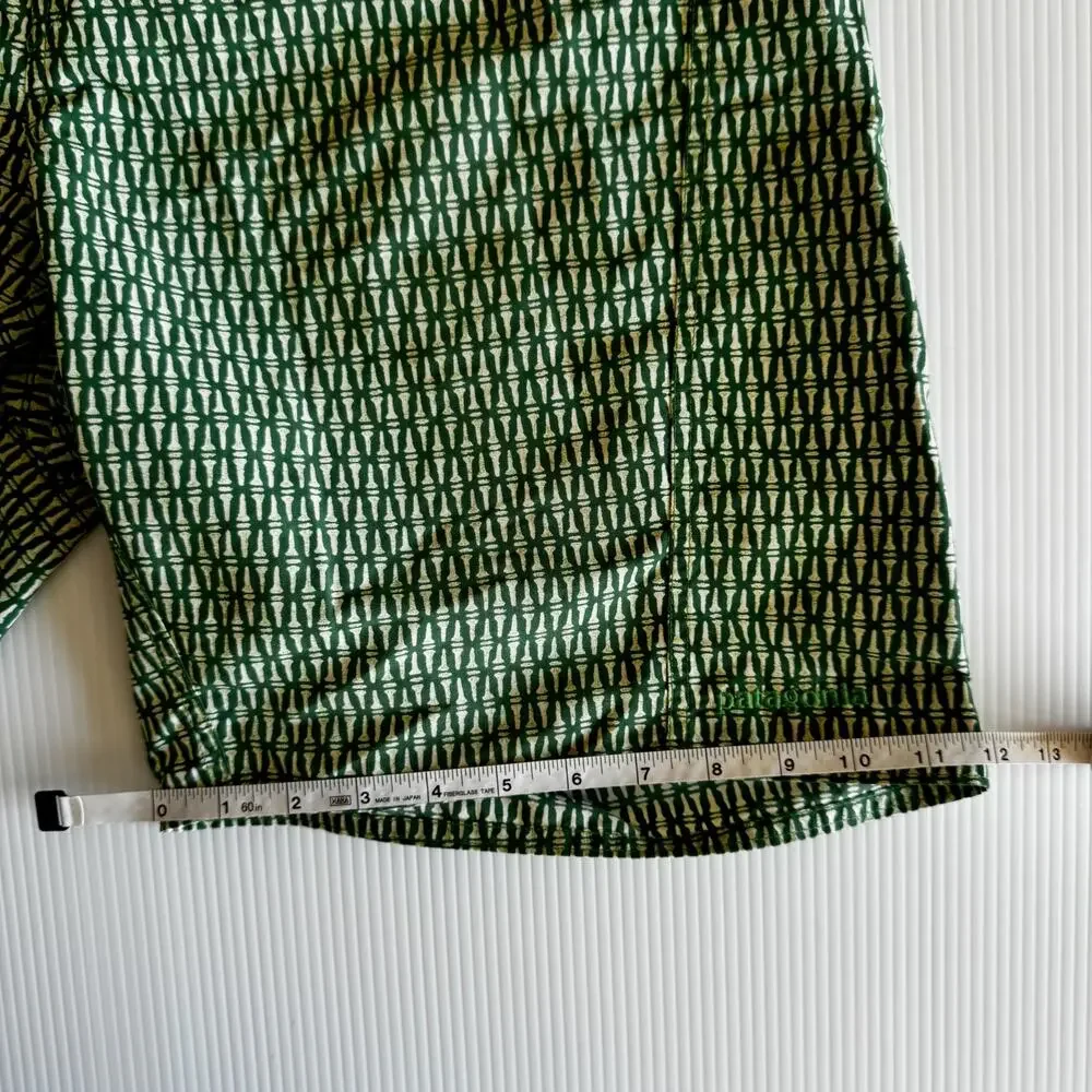 Patagonia Board Shorts Men’s 33 Green Geometric Surf Swim Beach Quick Dry